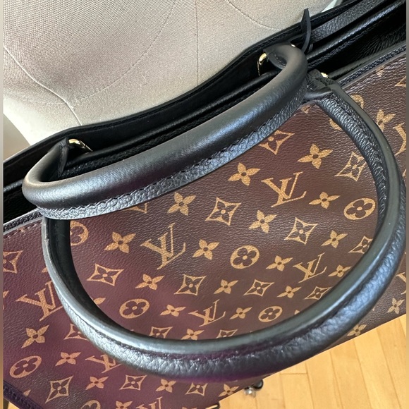🆕Louis Vuitton Popincourt MM 👜in Noir - Picture 14 of 17